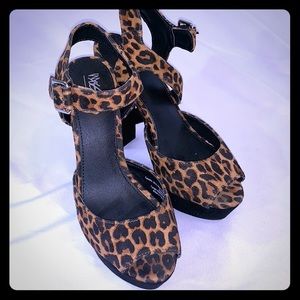 Platform cheetah shoes